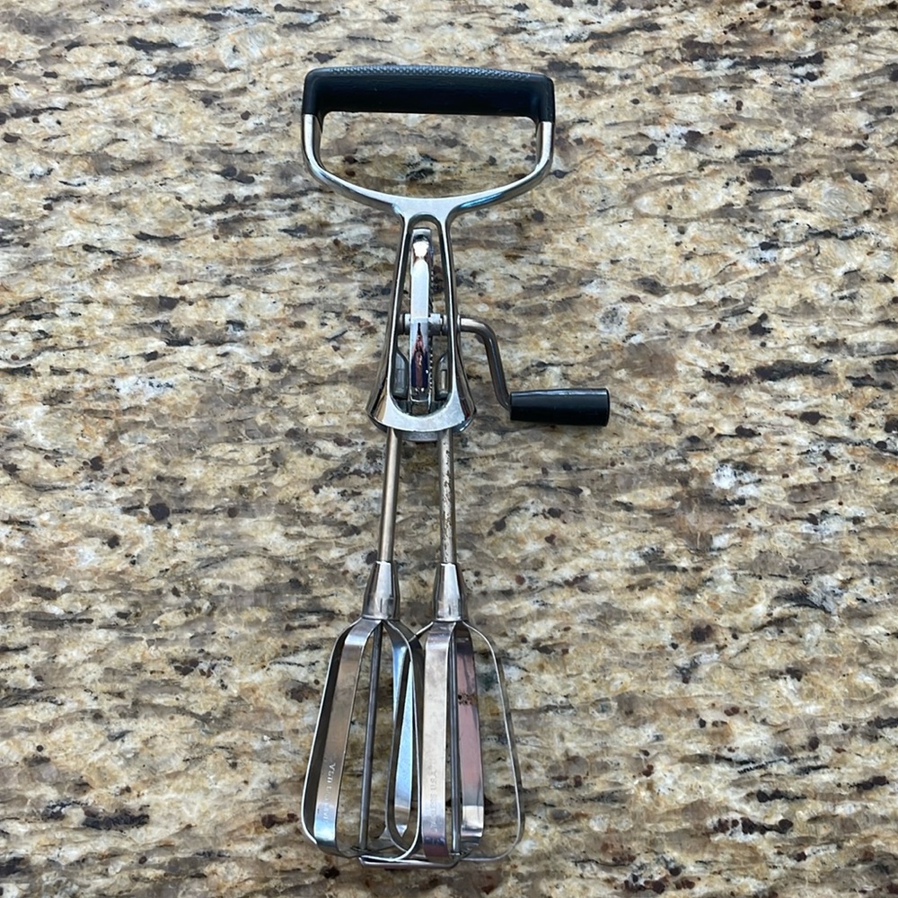 🌎 Vintage EKCO Hand Cranked Egg Beater